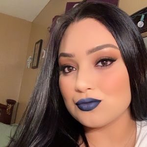 Meet your Posher, Paula